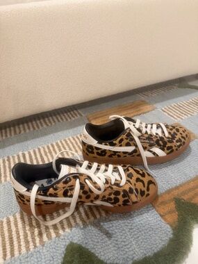 Reebok sneaker